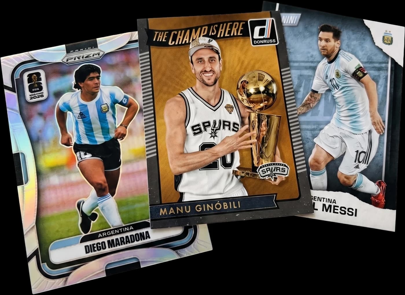 Cartas de colección enmarcadas: Maradona, Ginóbili y Messi